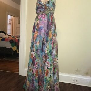 Mac Duggal ballgown. Gorgeous colors . Worn once!